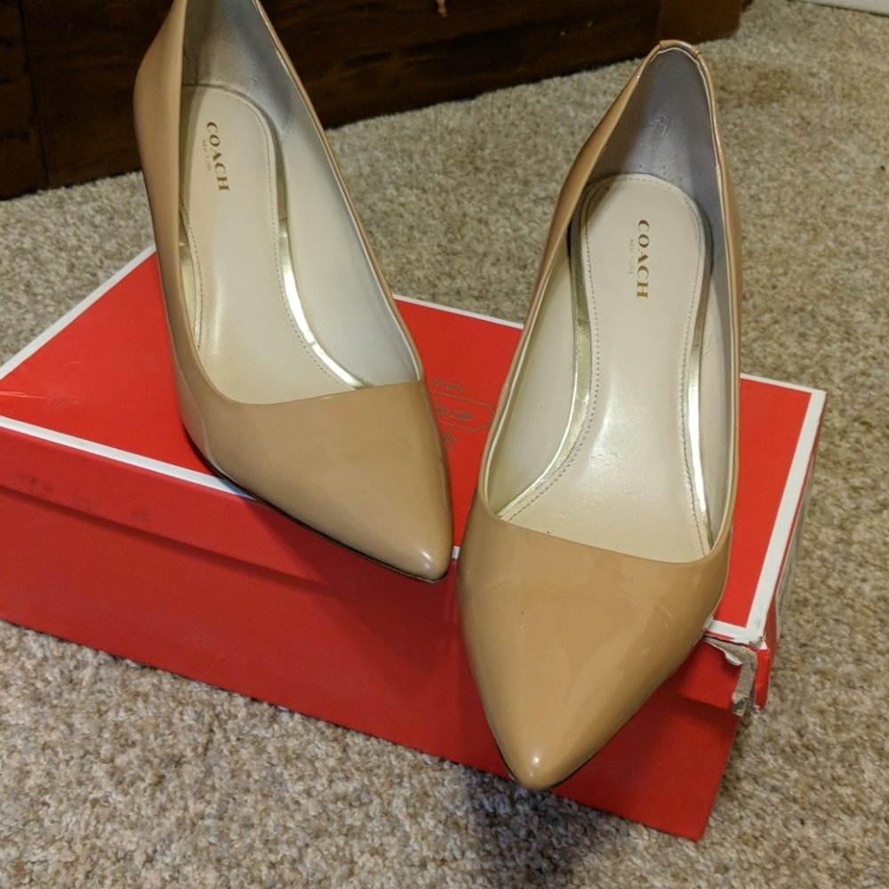 Camel patent pumps
